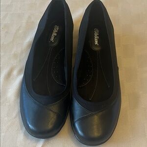 COBBIE CUDDLERS  Black Flats for Women SIZE 9W